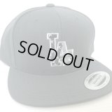 LA FLAG SNAPBACK CAP チャコールグレー