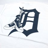INFLUENCE ERA DETROIT CHUCKS TEE