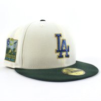 NEW ERA LA Dodgers side patch cap オフホワイト/グリーン