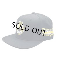 MISTER CARTOON Script Crown Snapback Cap BLACK