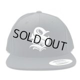 SALUD "S" SNAP BACK CAP