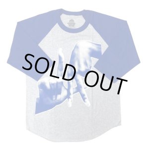 画像: Estevan Oriol  LA finger Raglan tee