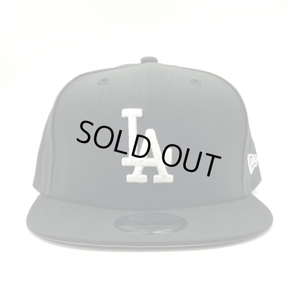 画像1: NEWERA Dodgers SNAPBACK CAP ブラック/ホワイト (1)